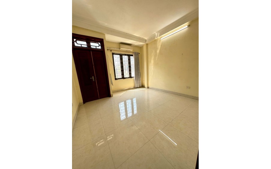 Cho thuê nhà nguyên căn phố Lương khánh Thiện, 45m x5 Tầng 5 ngủ, 15 Triệu